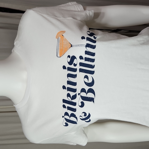 $5☃️Wildfox "Bikinis & Bellinis" Graphic Tee - Picture 2 of 9